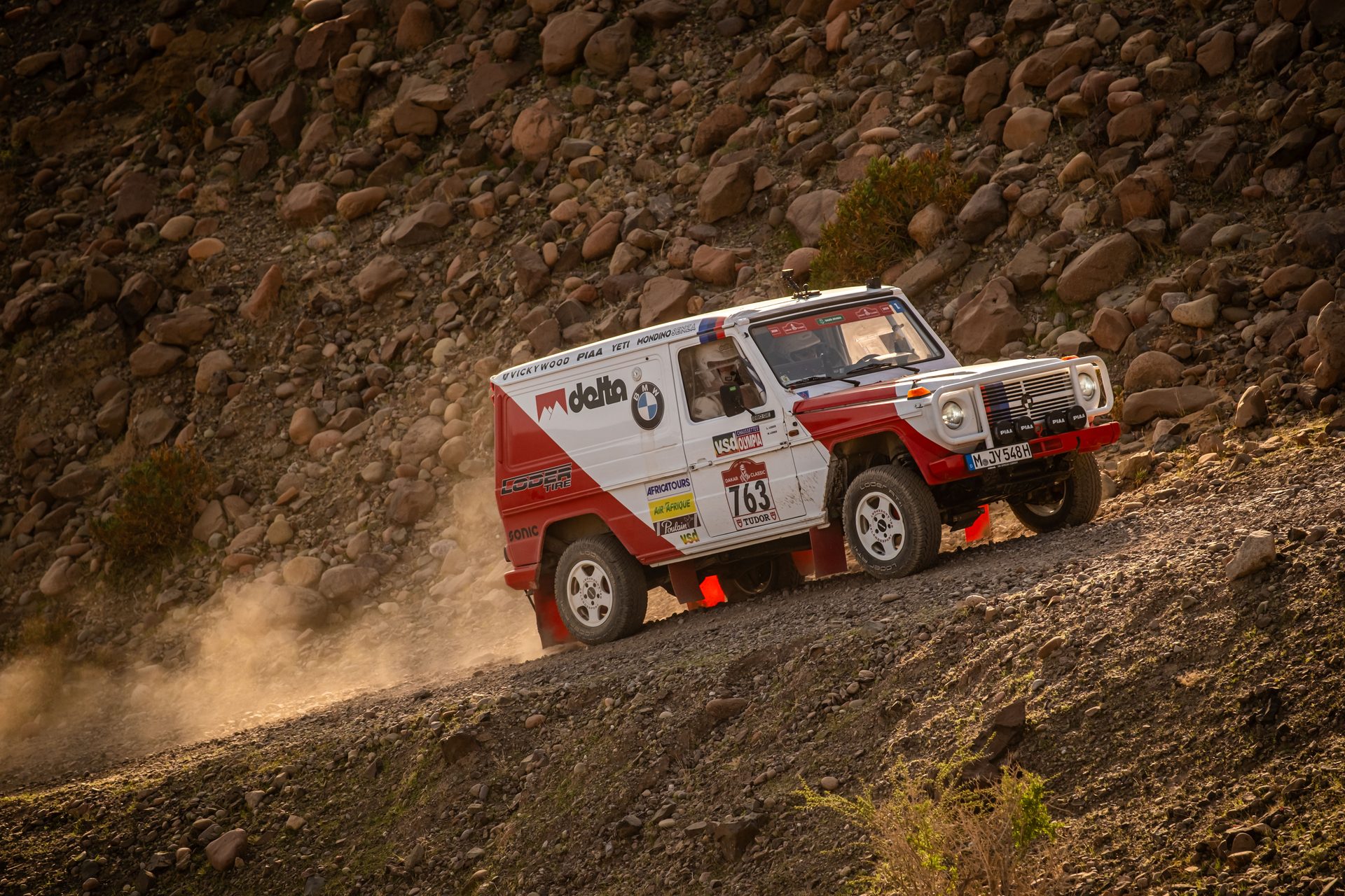 DELTA Racing #763 im Felsenkanyon Saudi-Arabiens